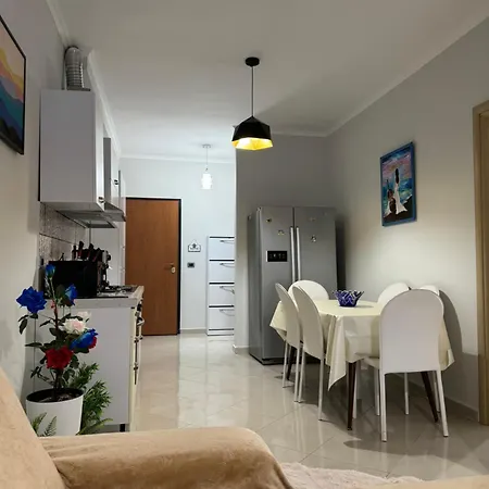 Centre Lions Gate 1 Vlorë