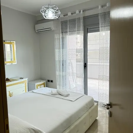 Centre Spacious Lions Gate 5 *