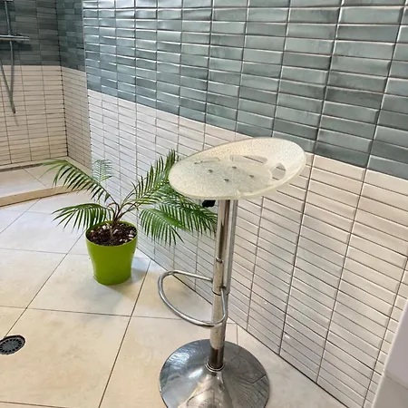 Apartment Centre Spacious Lions Gate 5 *