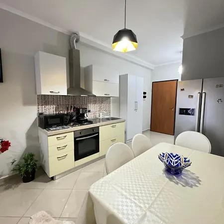 Centre Lions Gate 1 Apartment Vlore